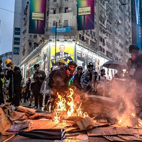 Geweld in Hongkong houdt aan: vierde dag op rij duizenden demonstranten op straat